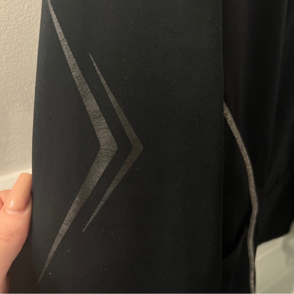 Women’s ASICS Running Jacket - Picture 3 of 8